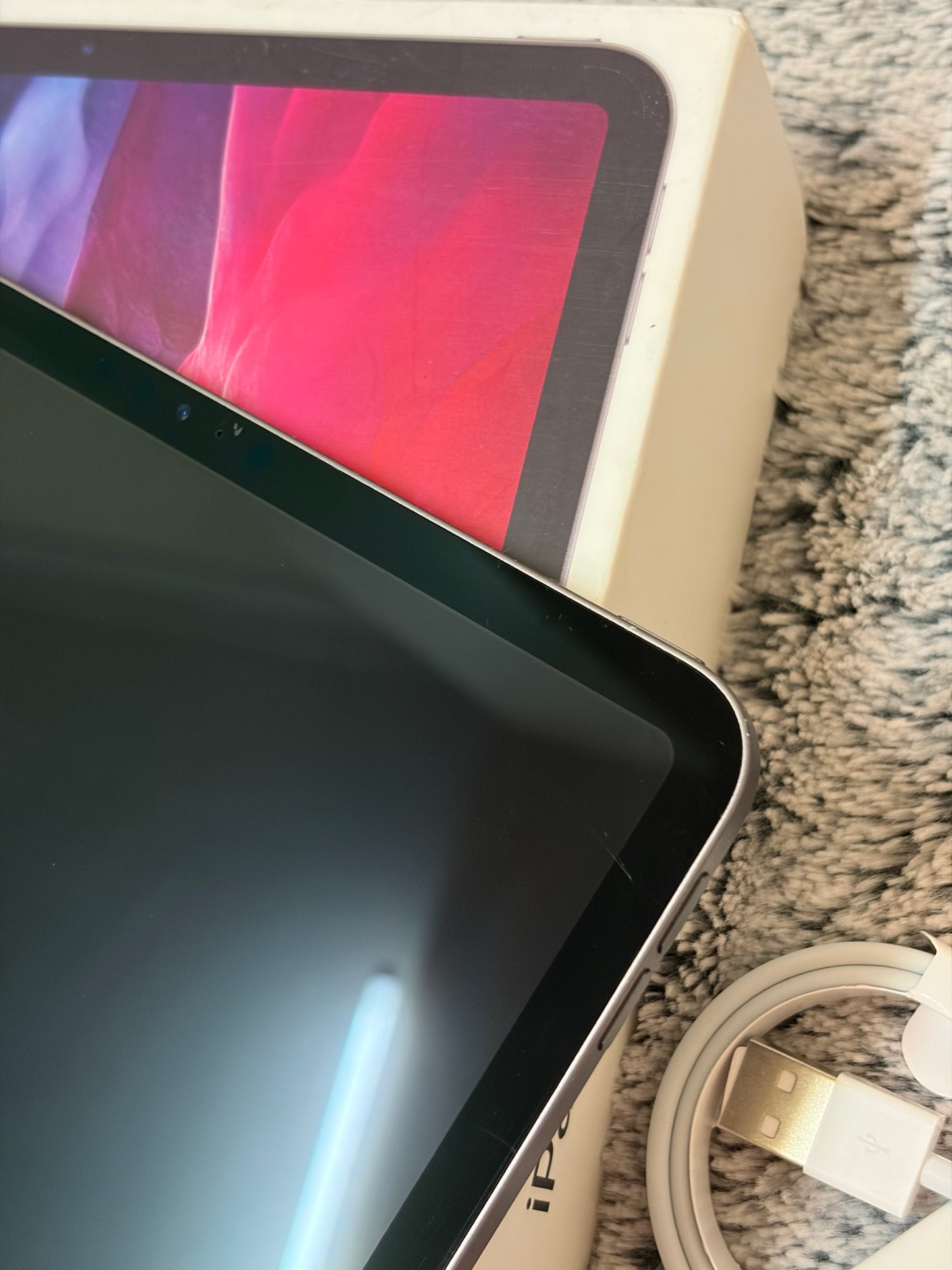 Apple iPad Pro 11 inch 2nd Gen 256gb WiFi - Fully Working - Boxed!