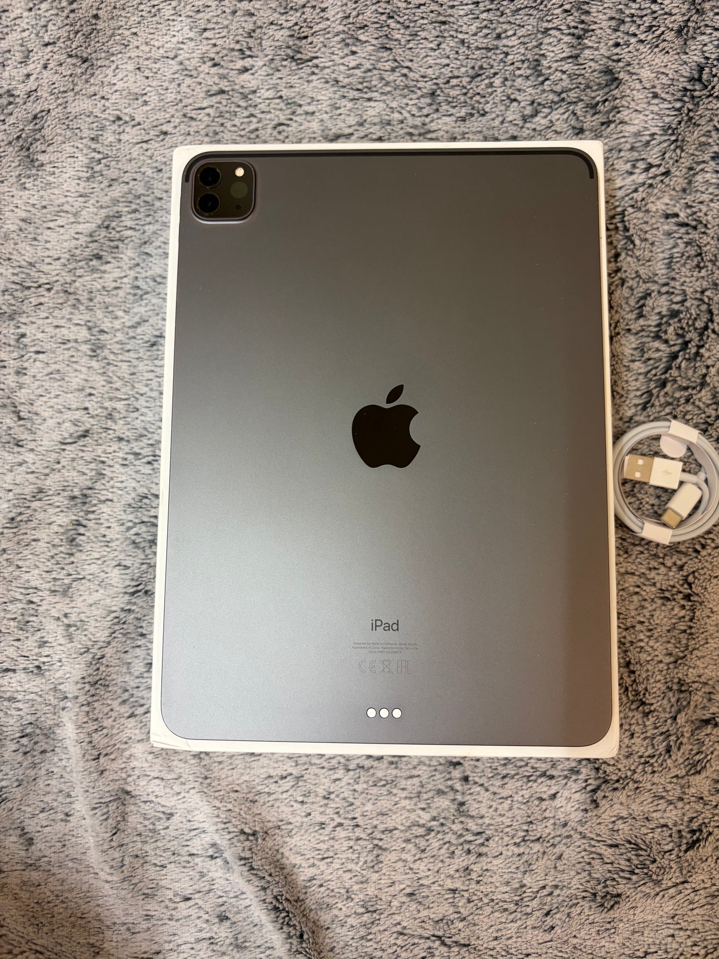 Apple iPad Pro 11 inch 2nd Gen 256gb WiFi - Fully Working - Boxed!