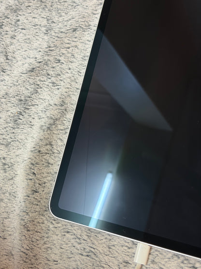 Apple iPad Pro 11 inch 3rd Gen (M1) 256gb WiFi - Damaged Screen/WiFi issue.