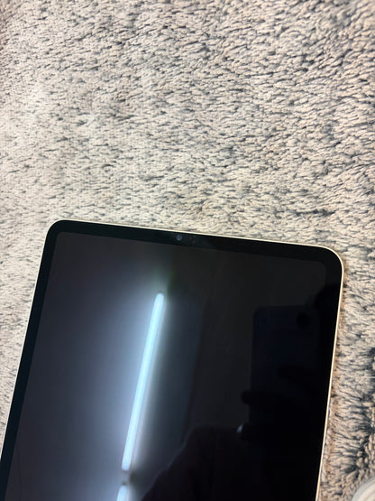 Apple iPad Pro 11 inch 3rd Gen (M1) 256gb WiFi - Damaged Screen/WiFi issue.