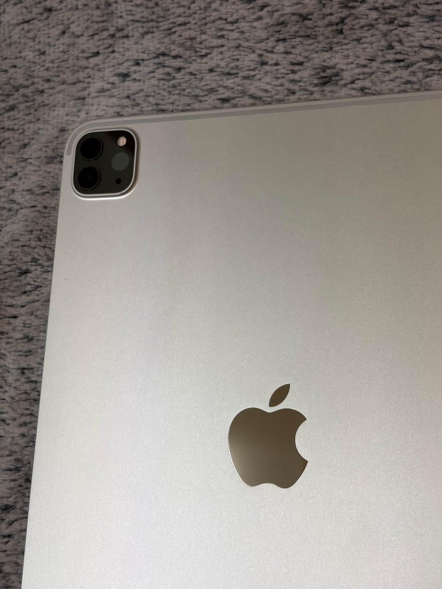 Apple iPad Pro 11 inch 3rd Gen (M1) 256gb WiFi - Damaged Screen/WiFi issue.