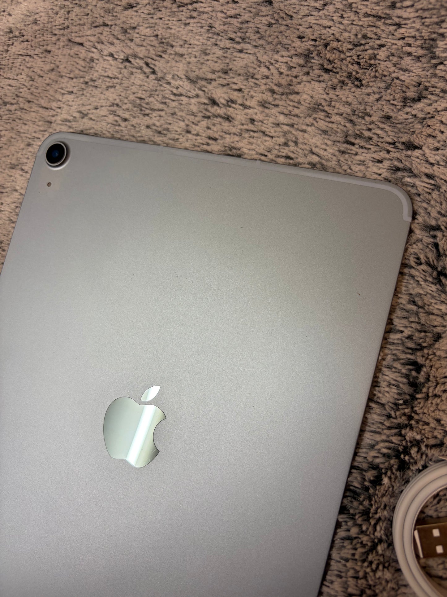 Apple iPad Air 4th Generation 256gb WiFi/Cellular - Board Fault. FAULTY