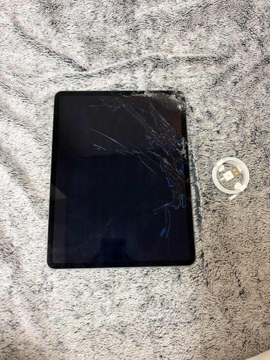 Apple iPad Pro 12.9 inch 4th Gen 128gb WiFi - Damaged Screen - Needs REPAIR.