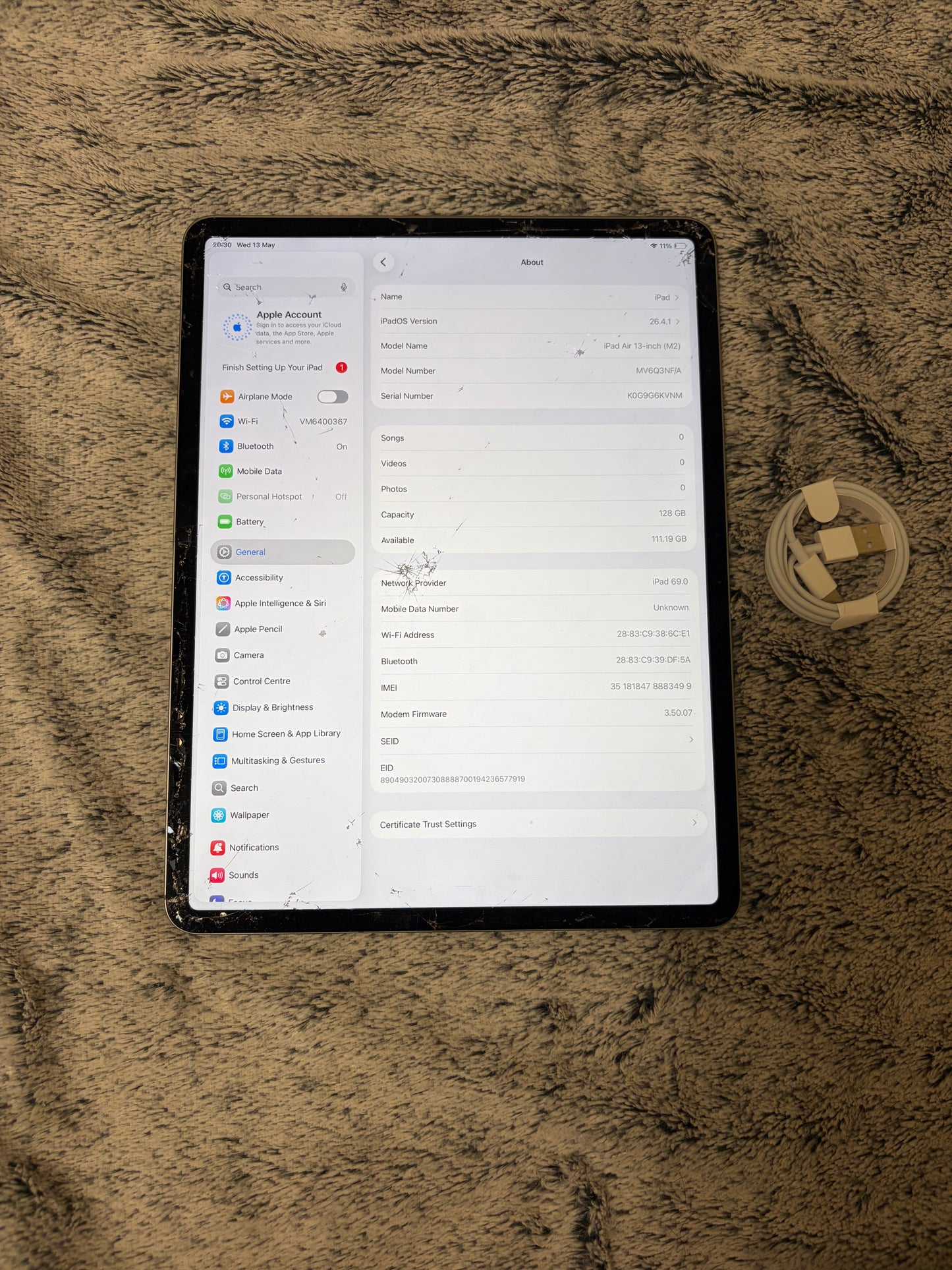 Apple iPad Air 13 inch M2 (2024) 128gb WiFi/Cellular - Fully Working - Cracked Screen