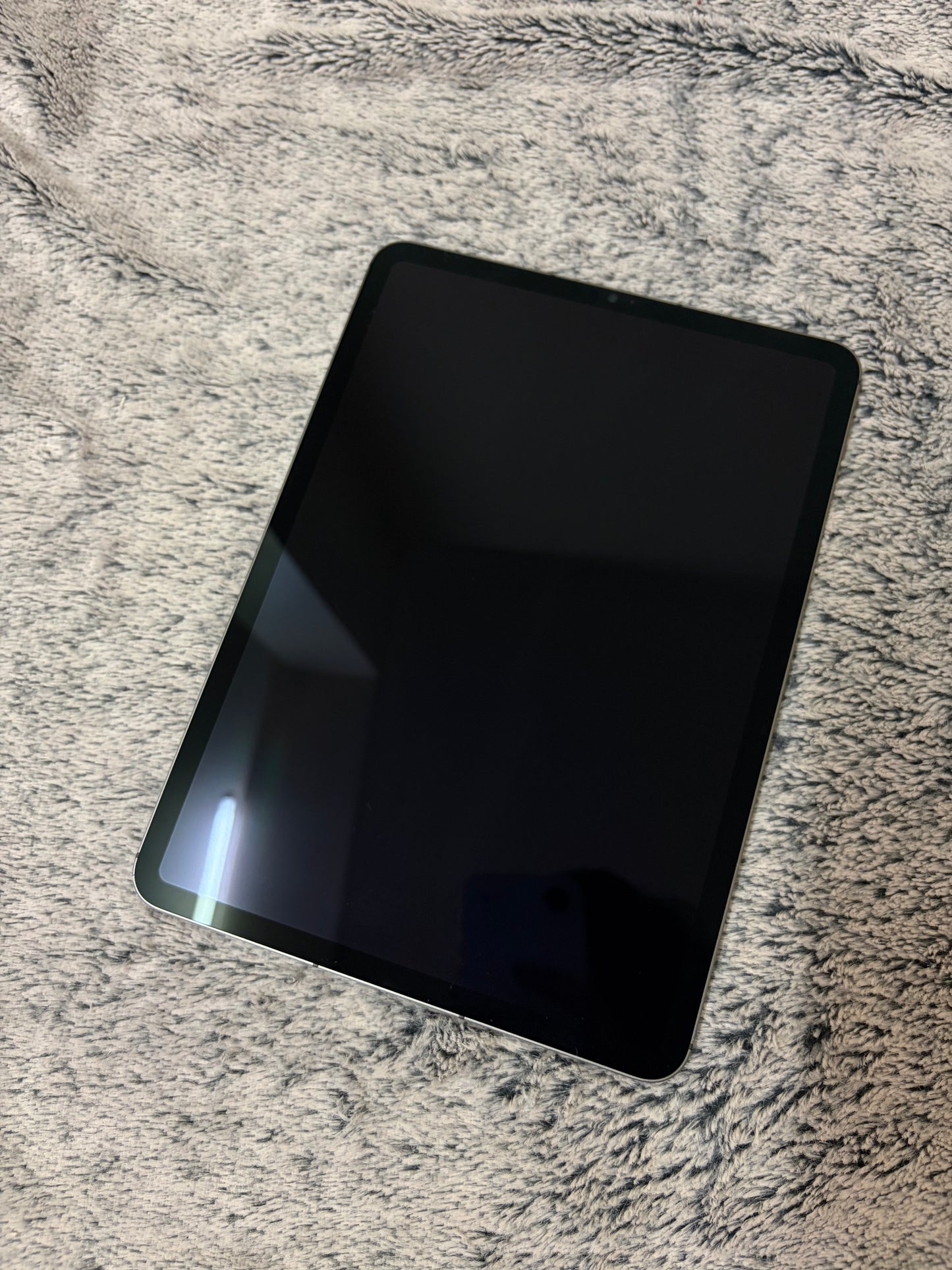 Apple iPad Pro 11 inch 3rd Gen (M1-2021) 256gb WiFi/Cellular - Minor Fault.