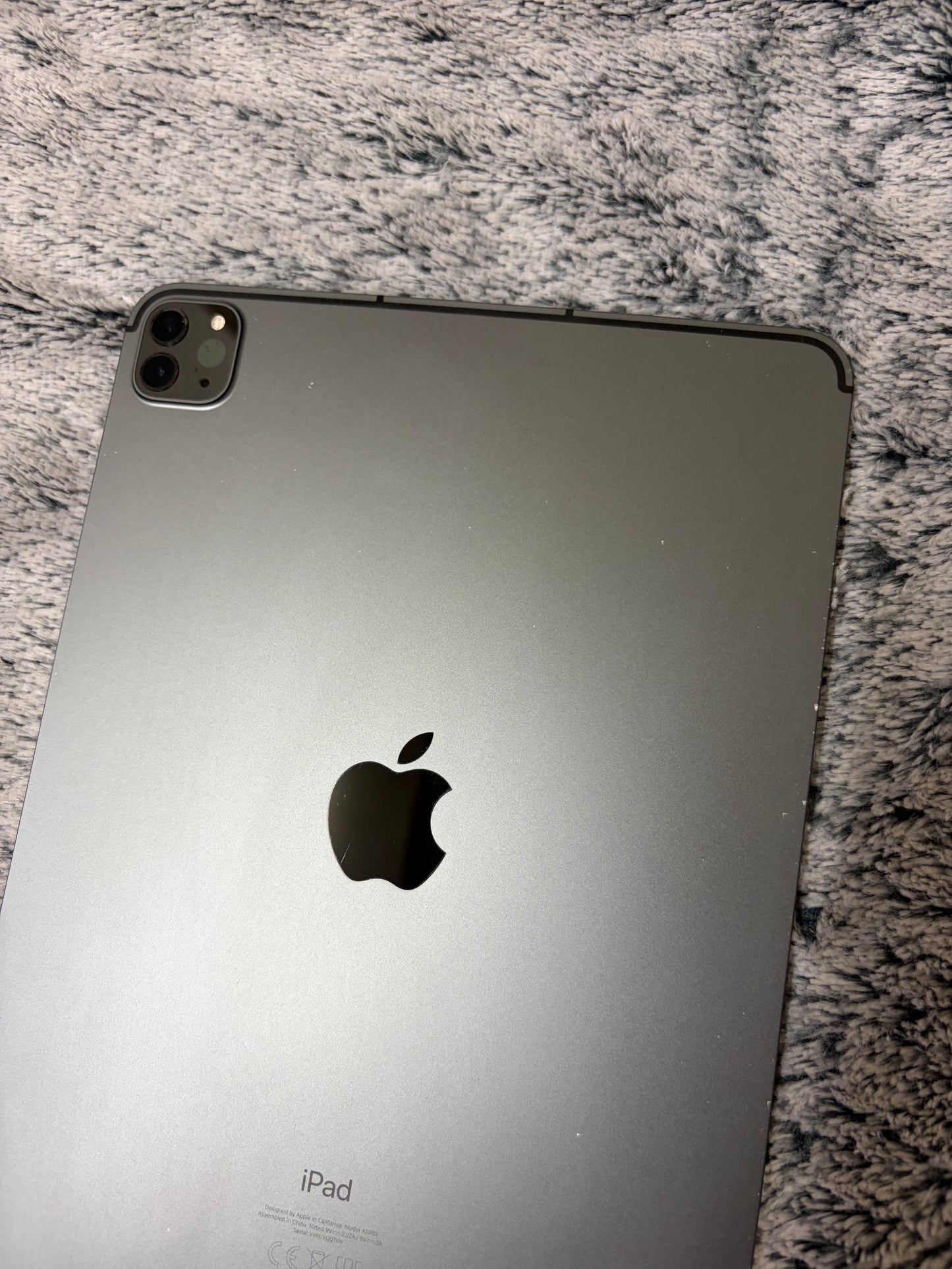 Apple iPad Pro 11 inch 3rd Gen (M1-2021) 256gb WiFi/Cellular - Minor Fault.
