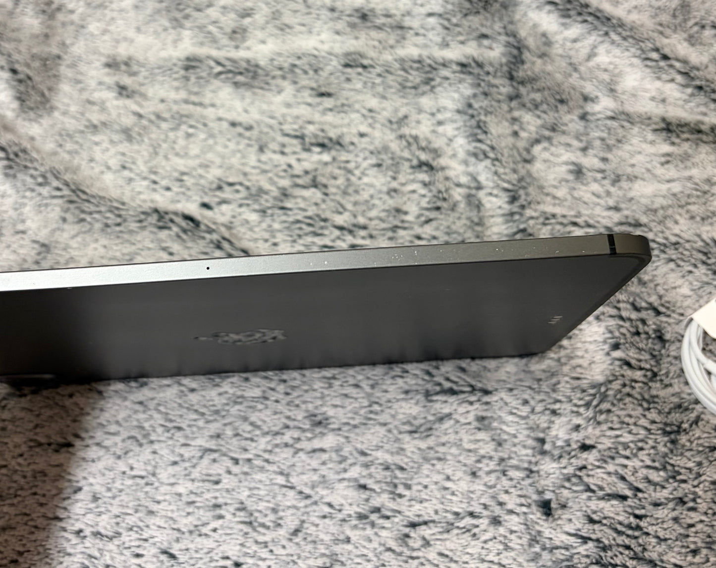 Apple iPad Pro 11 inch 3rd Gen (M1-2021) 256gb WiFi/Cellular - Minor Fault.