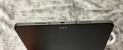 Apple iPad Pro 11 inch 3rd Gen (M1-2021) 256gb WiFi/Cellular - Minor Fault.