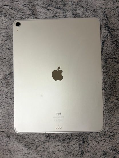 Apple iPad Pro 12.9 inch 3rd Gen 256gb WiFi/Cellular (Unlocked) - Minor Fault.
