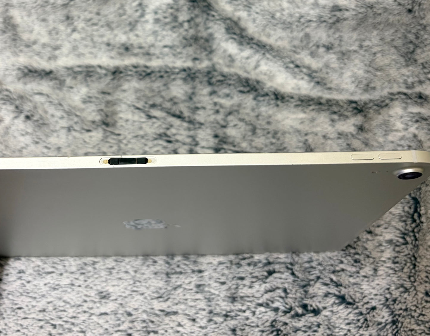 Apple iPad Pro 12.9 inch 3rd Gen 256gb WiFi/Cellular (Unlocked) - Minor Fault.