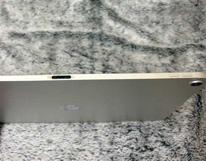 Apple iPad Pro 12.9 inch 3rd Gen 256gb WiFi/Cellular (Unlocked) - Minor Fault.