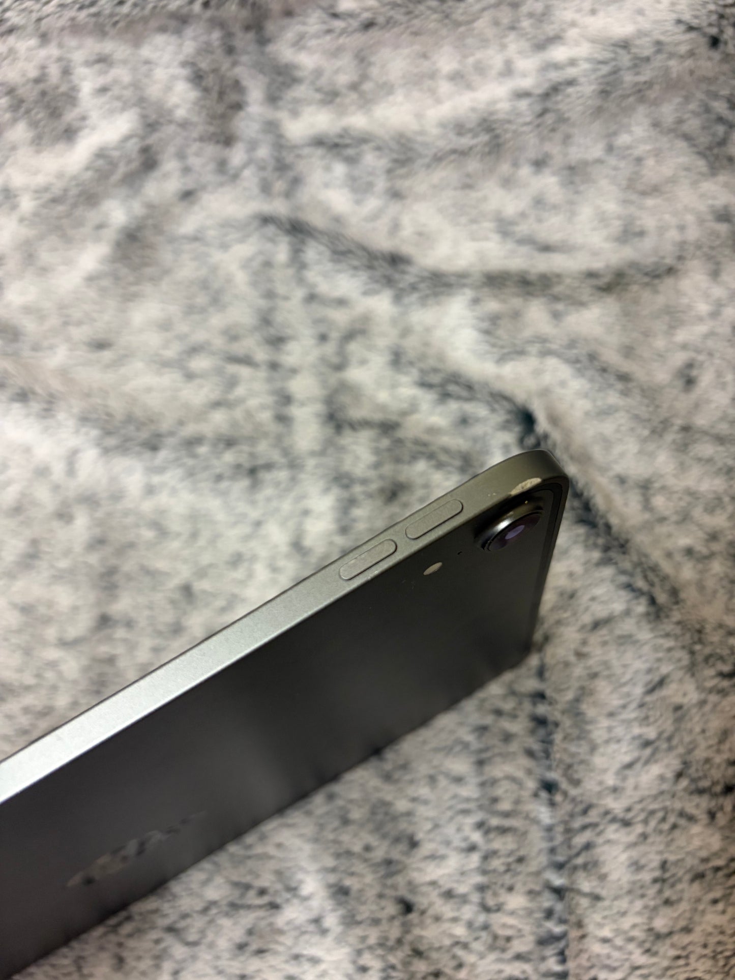 Apple iPad Pro 11 inch 1st Gen 64gb WiFi - Logic Board Fault - Repairs.