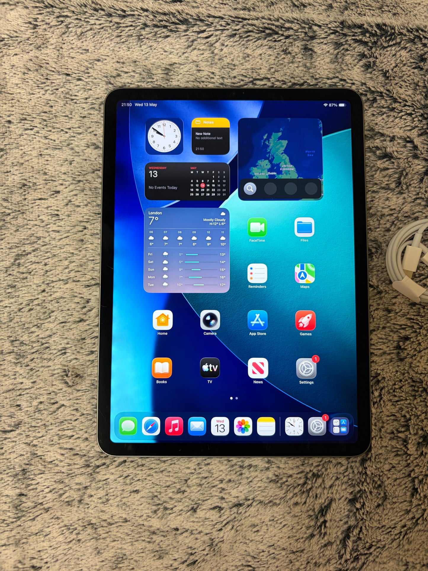 Apple iPad Pro 11 inch 3nd Gen (M1-2021) - 256gb WiFi/Cellular - Minor Fault.