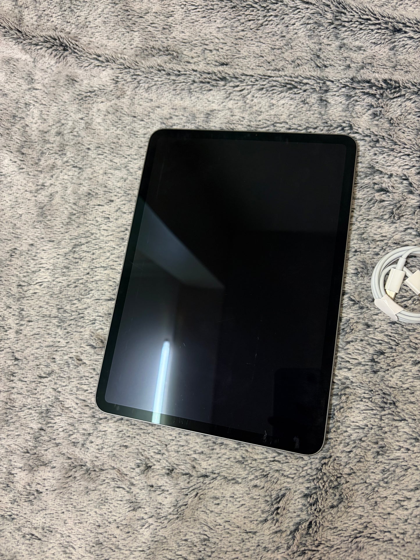 Apple iPad Pro 11 inch 3nd Gen (M1-2021) - 256gb WiFi/Cellular - Minor Fault.