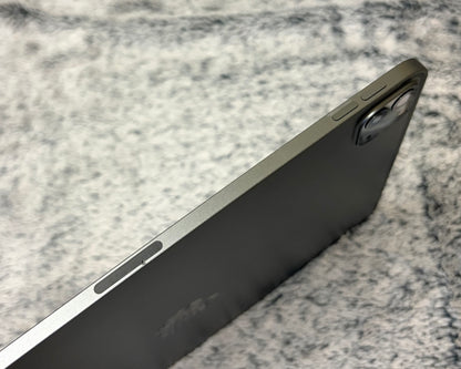 Apple iPad Pro 11 inch 3nd Gen (M1-2021) - 256gb WiFi/Cellular - Minor Fault.