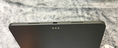 Apple iPad Pro 11 inch 3nd Gen (M1-2021) - 256gb WiFi/Cellular - Minor Fault.