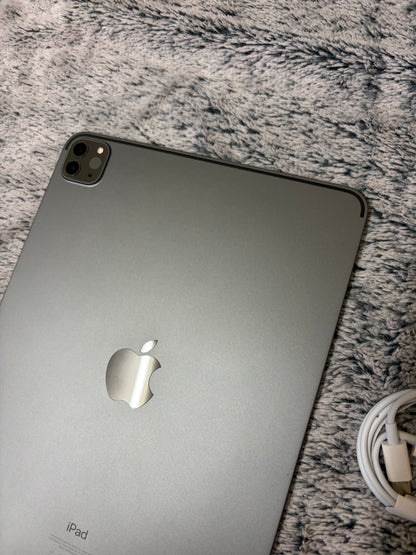Apple iPad Pro 11 inch 2nd Gen (2020) - 128gb WiFi - Fully Working.