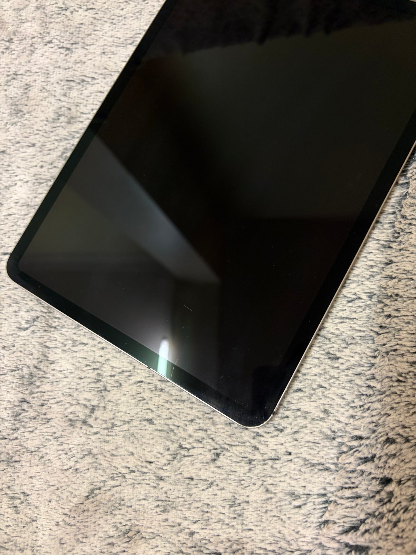 Apple iPad Pro 11 inch 1st Gen -  512gb WiFi/Cellular (Unlocked).
