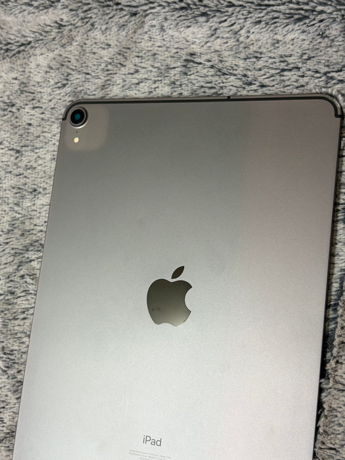 Apple iPad Pro 11 inch 1st Gen -  512gb WiFi/Cellular (Unlocked).
