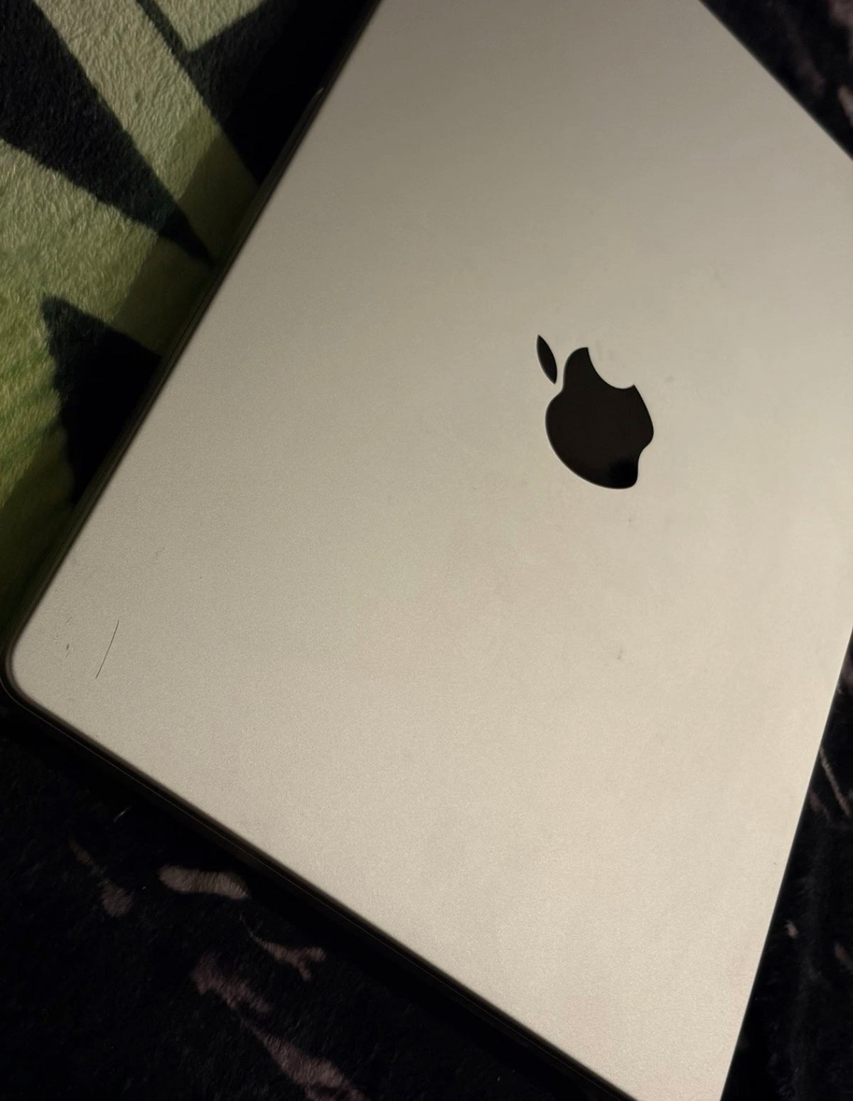 Apple Macbook Pro 14 inch 2023 - M2 MAX, 32gb RAM, 1TB SSD - MDM Bypassed.