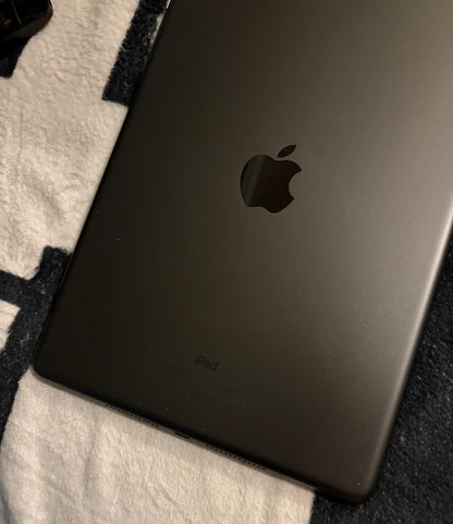 Apple iPad 9th Generation 64gb WiFi/Cellular (Unlocked) - MDM Bypassed.