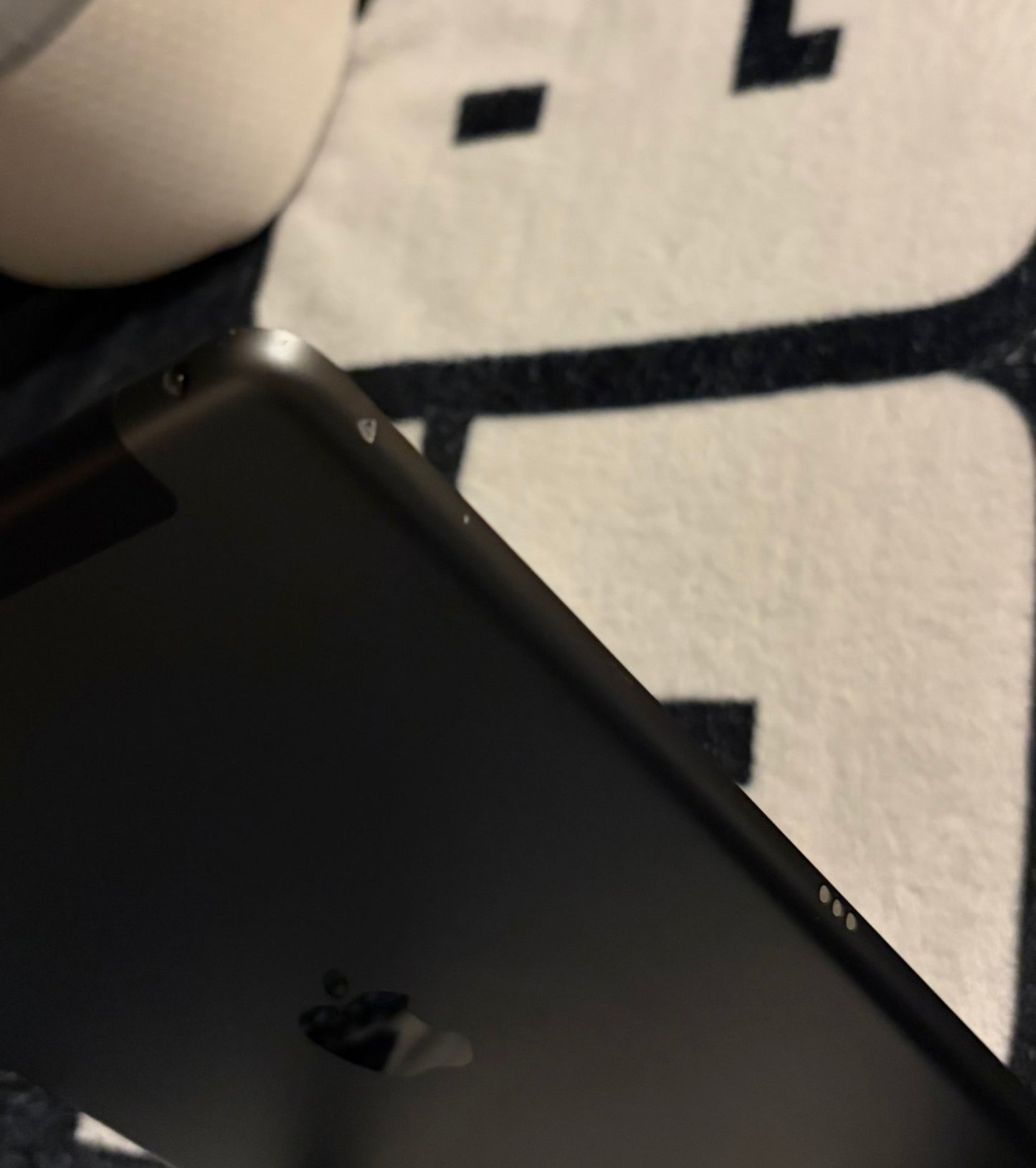 Apple iPad 9th Generation 64gb WiFi/Cellular (Unlocked) - MDM Bypassed.