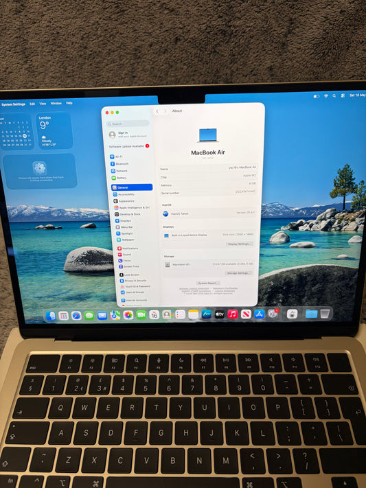 Apple Macbook Air 13 inch 2022 - M2, 8gb RAM, 256gb SSD - Fully Working/Boxed.
