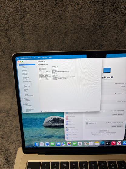 Apple Macbook Air 13 inch 2022 - M2, 8gb RAM, 256gb SSD - Fully Working/Boxed.