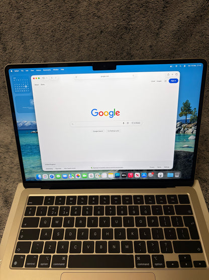 Apple Macbook Air 13 inch 2022 - M2, 8gb RAM, 256gb SSD - Fully Working/Boxed.
