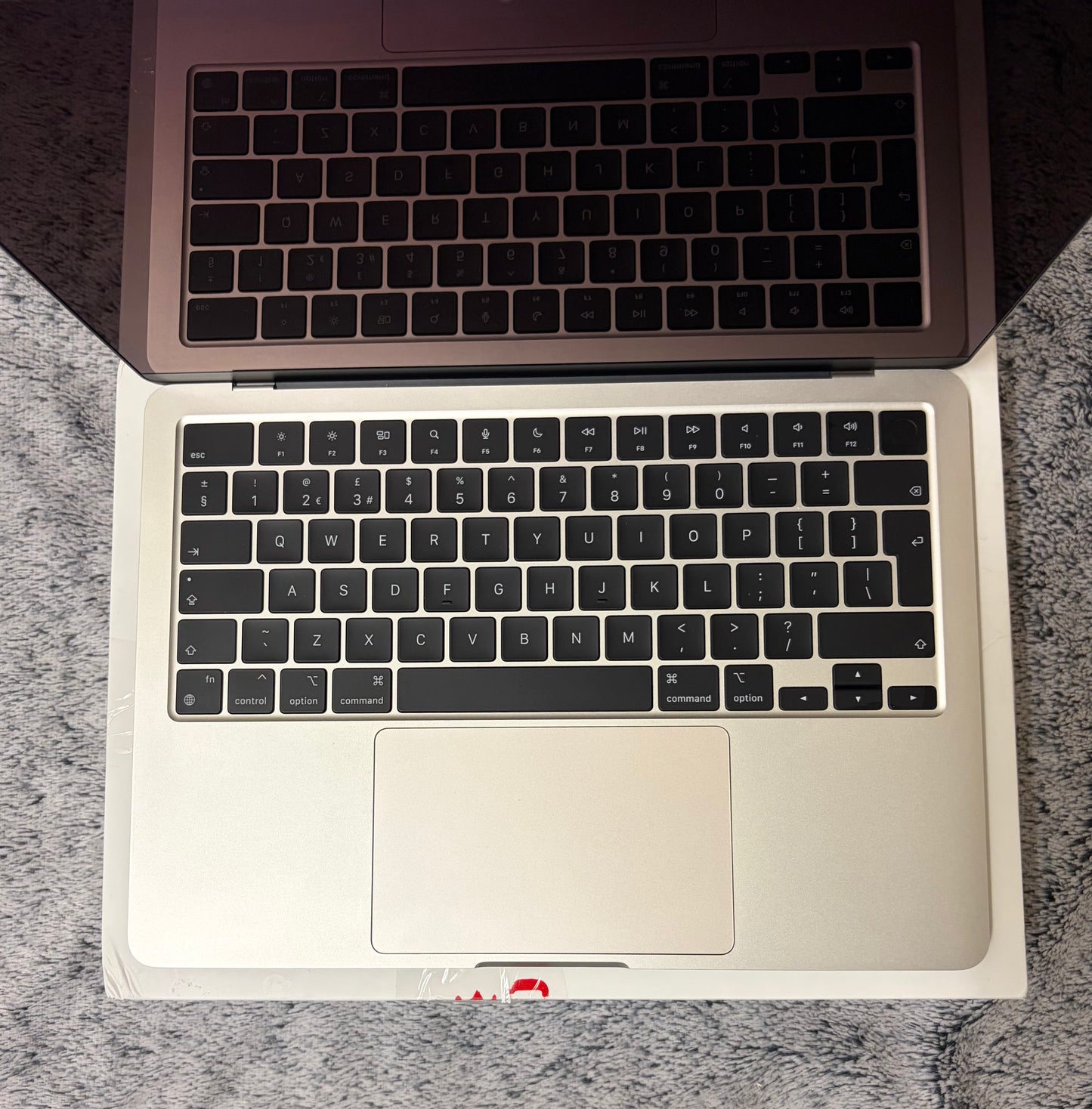 Apple Macbook Air 13 inch 2022 - M2, 8gb RAM, 256gb SSD - Fully Working/Boxed.