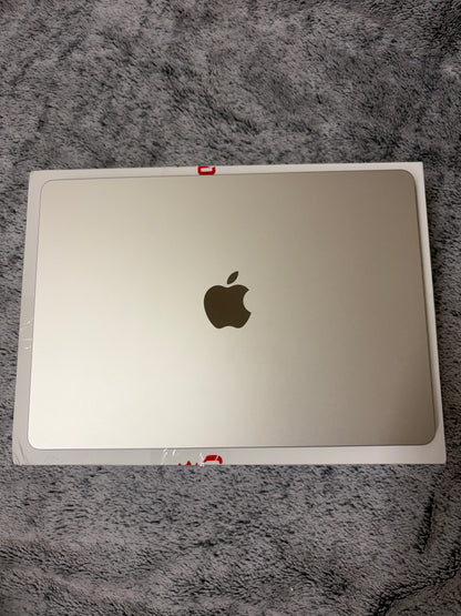 Apple Macbook Air 13 inch 2022 - M2, 8gb RAM, 256gb SSD - Fully Working/Boxed.