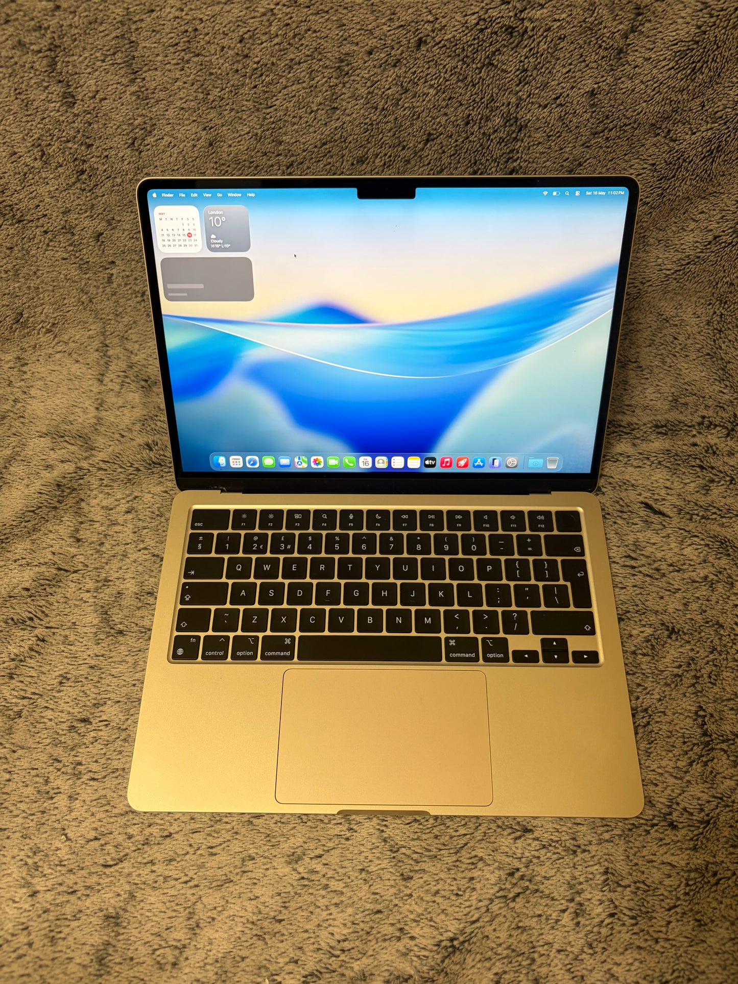 Apple Macbook Air 13 inch 2022 - M2, 16gb RAM, 512gb SSD - MDM Bypassed.