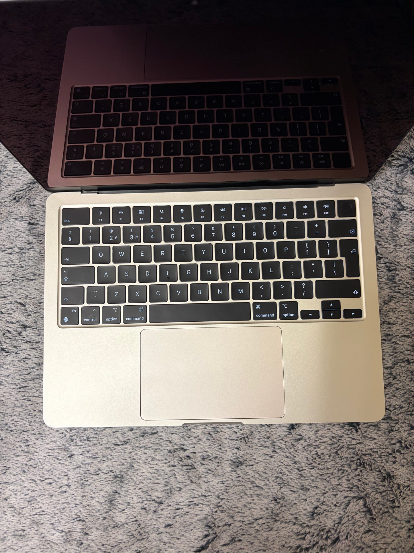 Apple Macbook Air 13 inch 2022 - M2, 16gb RAM, 512gb SSD - MDM Bypassed.