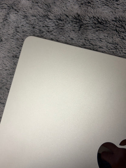 Apple Macbook Air 13 inch 2022 - M2, 16gb RAM, 512gb SSD - MDM Bypassed.