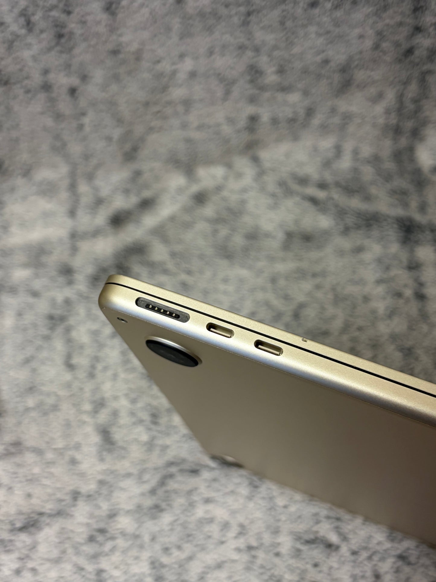 Apple Macbook Air 13 inch 2022 - M2, 16gb RAM, 512gb SSD - MDM Bypassed.