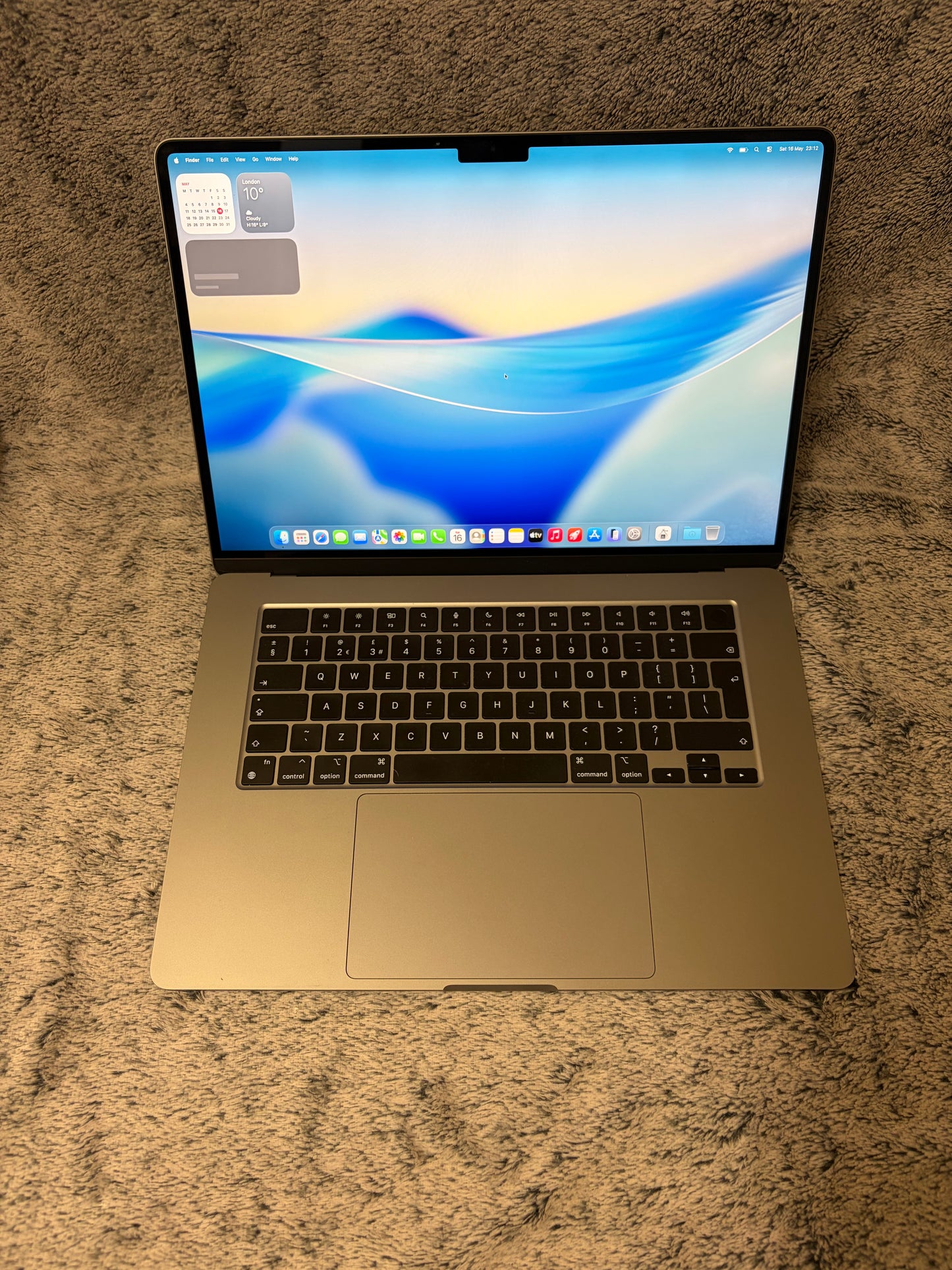 Apple Macbook Air 15 inch 2023 - M3, 16gb RAM, 512gb SSD - MDM Bypassed.