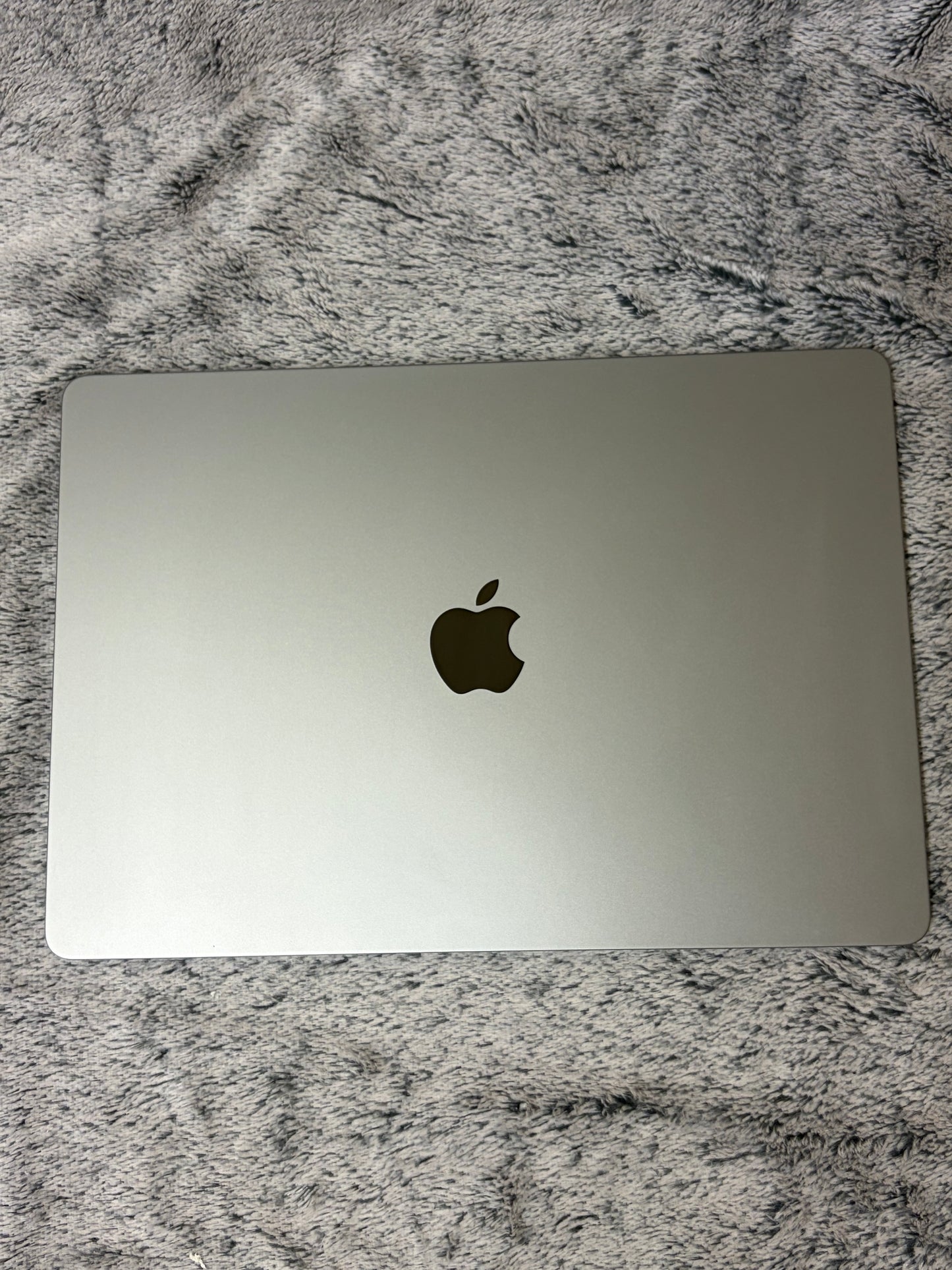Apple Macbook Air 15 inch 2023 - M3, 16gb RAM, 512gb SSD - MDM Bypassed.
