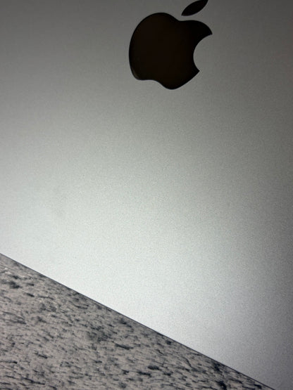 Apple Macbook Air 15 inch 2023 - M3, 16gb RAM, 512gb SSD - MDM Bypassed.