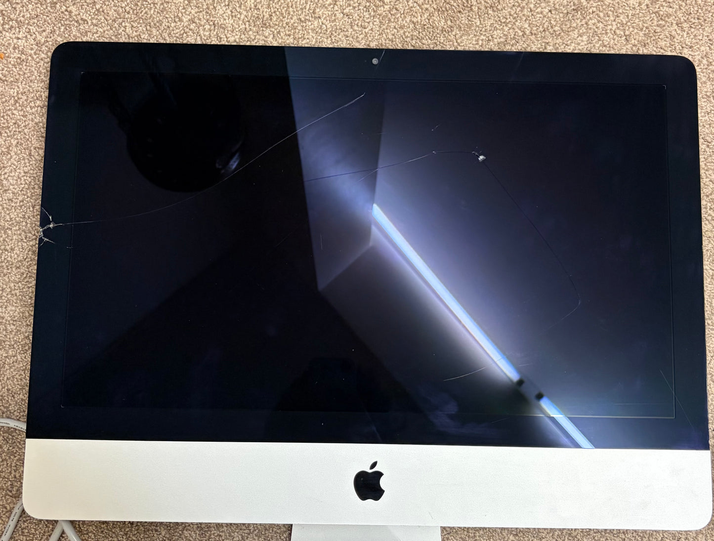 Apple iMac 21.5 inch 2012 - i5, 8gb RAM, 512gb HDD - Fully working - Cracked Screen.