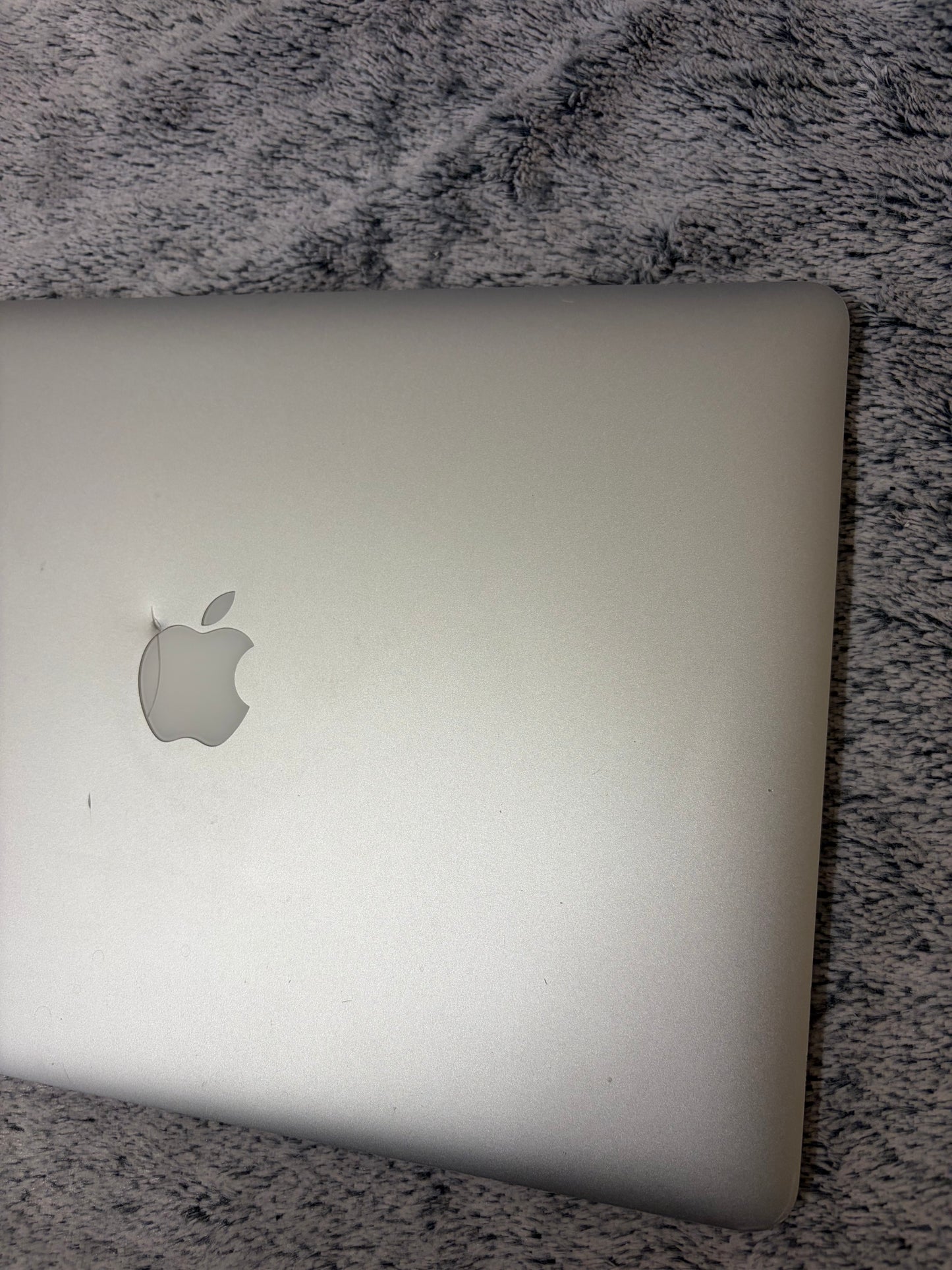 Apple Macbook Pro 15 inch 2014 - i7, 16gb RAM, 512gb SSD - Needs Repair.