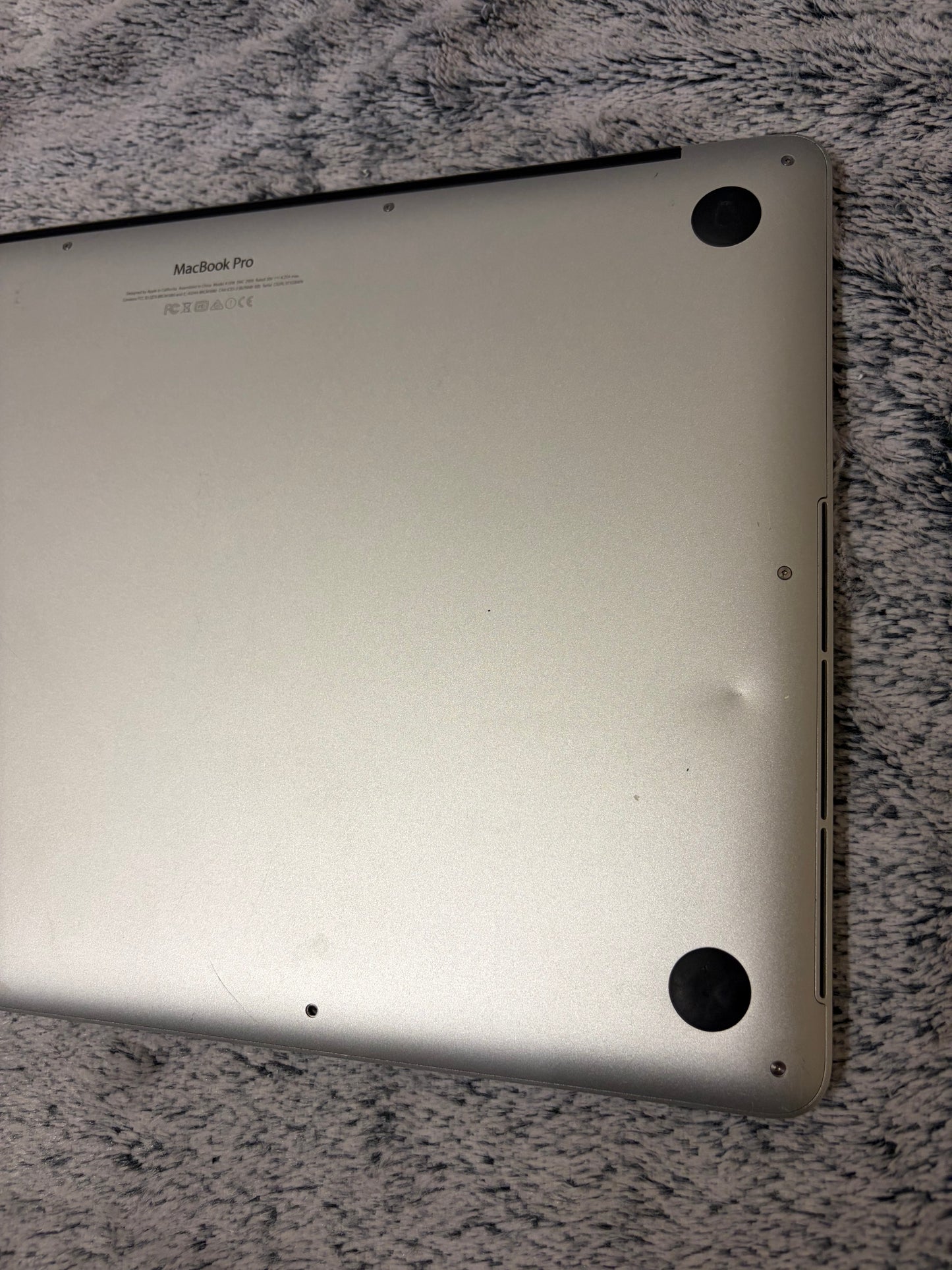 Apple Macbook Pro 15 inch 2014 - i7, 16gb RAM, 512gb SSD - Needs Repair.
