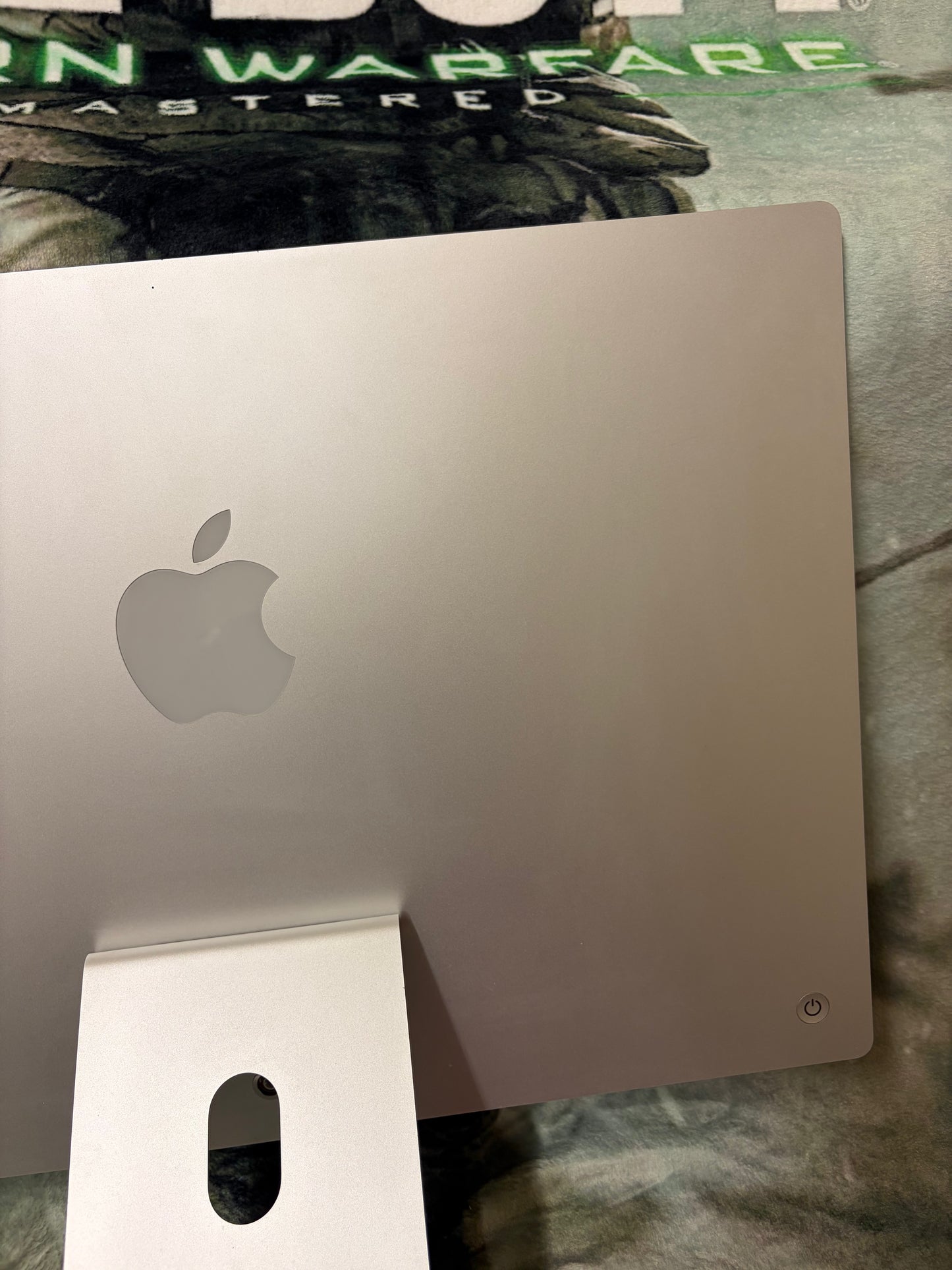 Apple iMac 24 inch M1 (2021) - 16gb RAM, 512gb SSD (Damaged Screen)