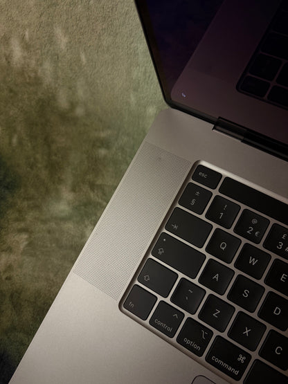 Apple Macbook Pro 16 Inch 2019 - iCloud Locked. Good For Parts!