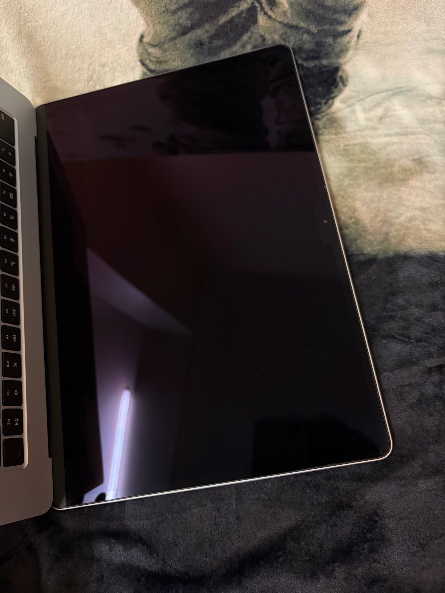 Apple Macbook Air 15 Inch M3/4 (2024/2025) Sky Blue - Screen/Keyboard ONLY. Fully Working.