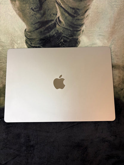 Apple Macbook Air 15 Inch M3/4 (2024/2025) Sky Blue - Screen/Keyboard ONLY. Fully Working.