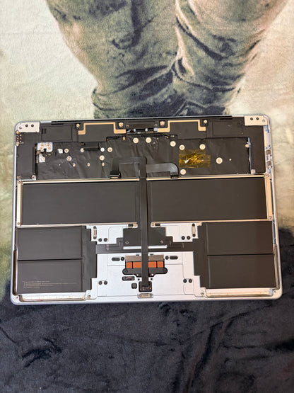 Apple Macbook Air 15 Inch M3/4 (2024/2025) Sky Blue - Screen/Keyboard ONLY. Fully Working.