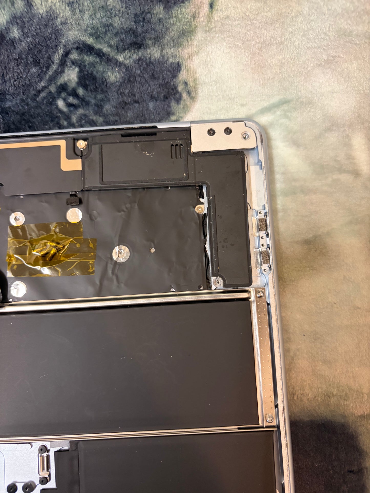 Apple Macbook Air 15 Inch M3/4 (2024/2025) Sky Blue - Screen/Keyboard ONLY. Fully Working.