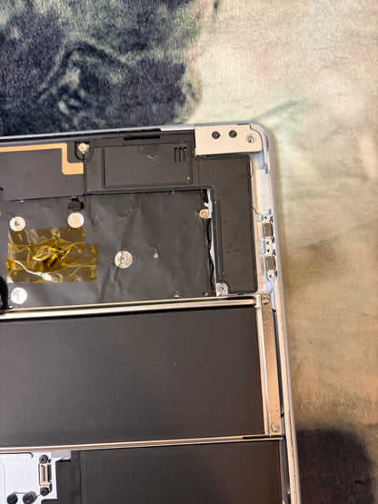 Apple Macbook Air 15 Inch M3/4 (2024/2025) Sky Blue - Screen/Keyboard ONLY. Fully Working.