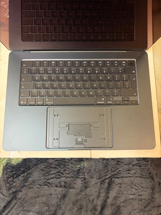 Apple Macbook Air 15 Inch M4 (2025) - Screen/Palmrest ONLY. Faulty