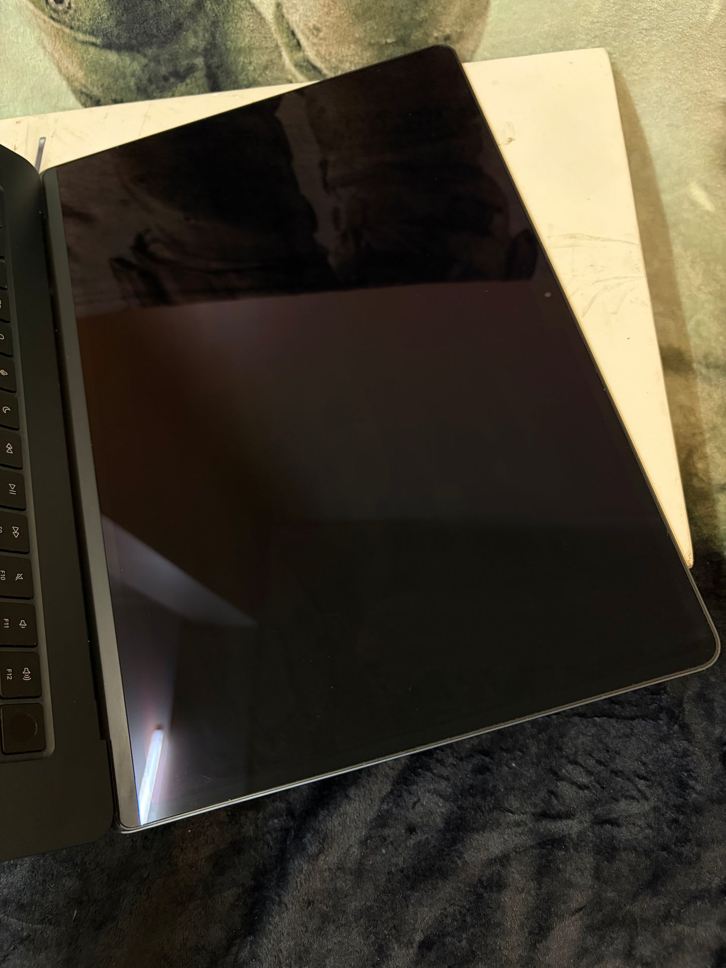 Apple Macbook Air 15 Inch M4 (2025) - Screen/Palmrest ONLY. Faulty